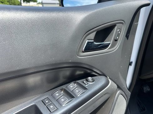 Used 2022 Chevrolet Colorado LT w/ LT Convenience Package AWD/4WD image 15