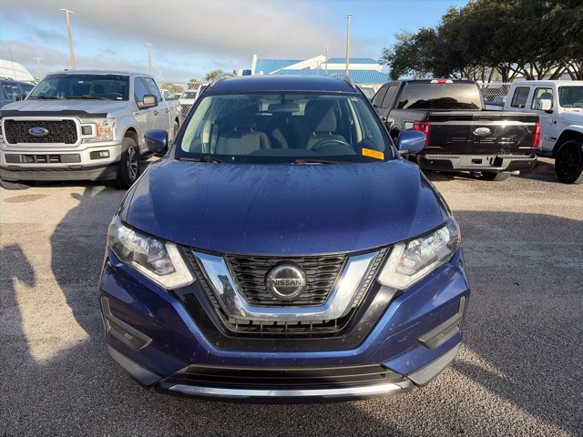 Used 2018 Nissan Rogue SV FWD image 2