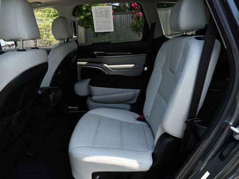 Used 2021 Kia Telluride S AWD/4WD image 25