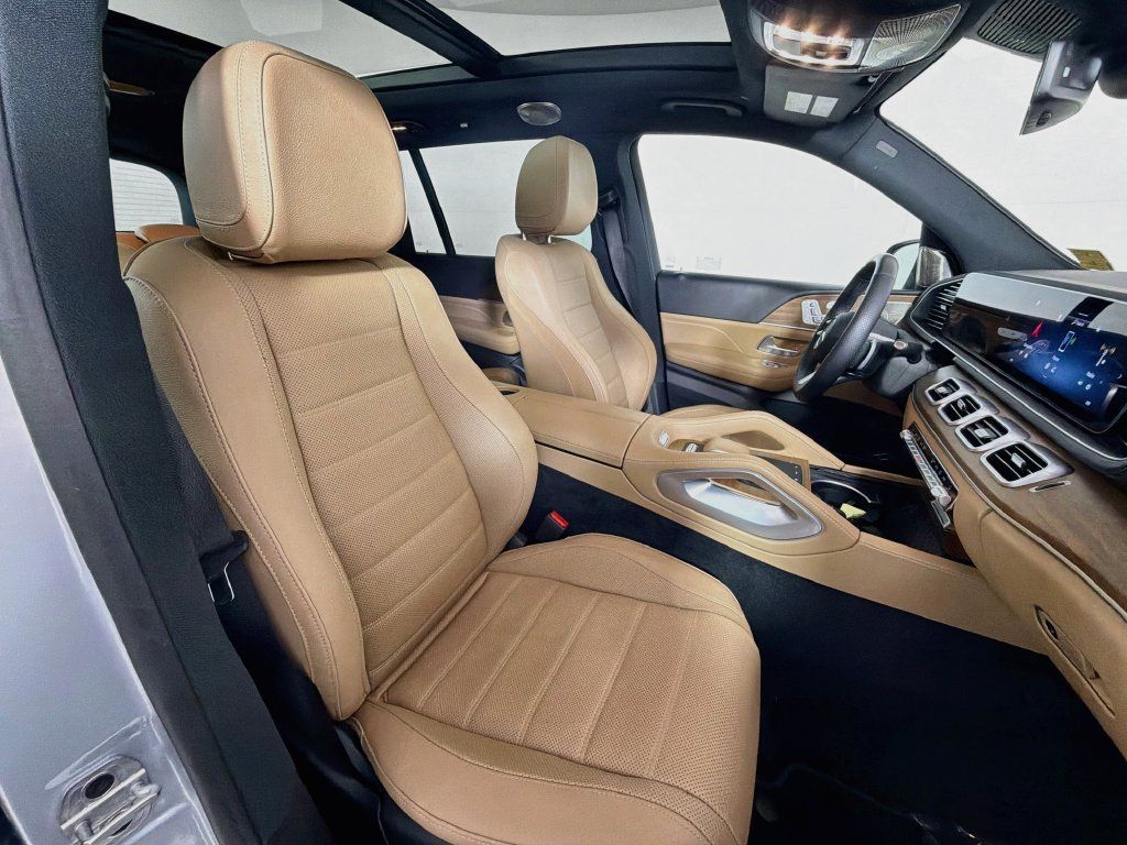 Used 2024 Mercedes-Benz GLS 450 4MATIC image 27