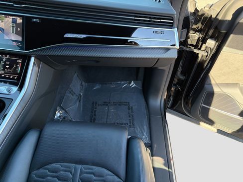 Used 2022 Audi RS Q8 image 17