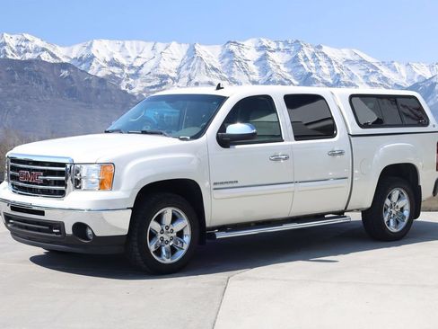 Used 2012 GMC Sierra 1500 SLT w/ SLT White Diamond Edition AWD/4WD image 2