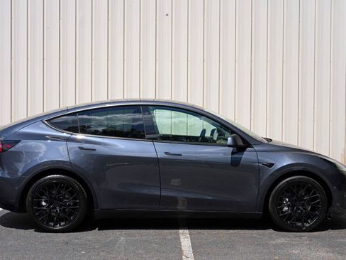 Used 2022 Tesla Model Y Long Range AWD/4WD image 56