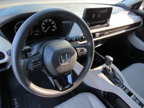 Used 2023 Honda HR-V LX image 13