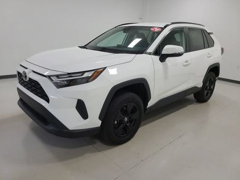 Used 2024 Toyota RAV4 XLE AWD/4WD image 32