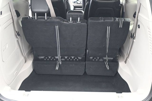 Used 2023 Chrysler Pacifica Limited FWD image 17