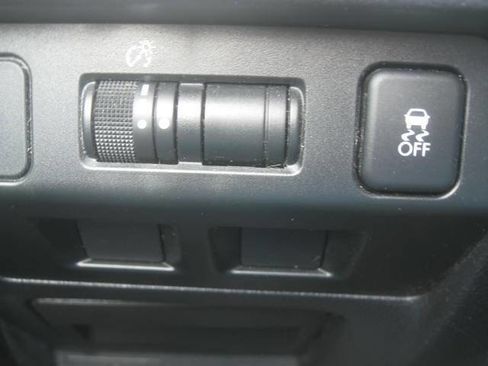 Used 2016 Subaru Forester 2.5i Premium w/ All-Weather Package image 31