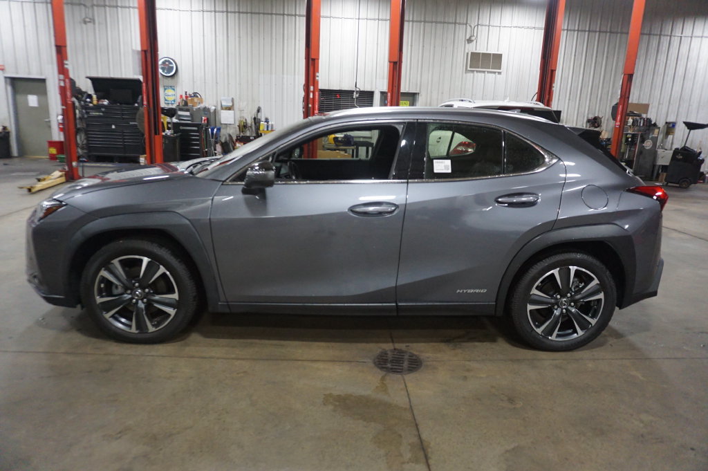 Used 2021 Lexus UX 250h w/ Accessory Package (Z2) AWD/4WD image 18