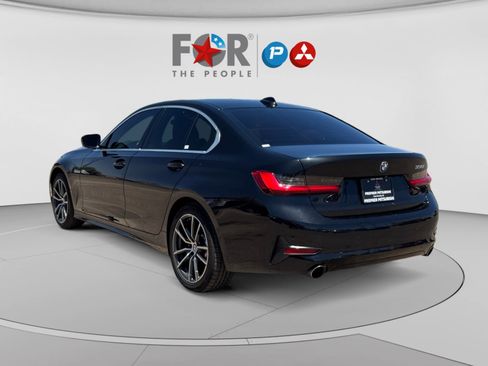 Used 2020 BMW 330i Sedan w/ Convenience Package RWD image 3