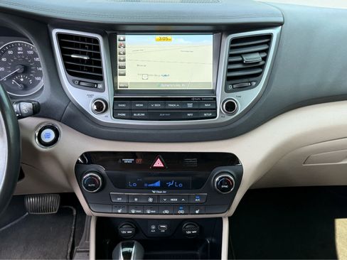 Used 2016 Hyundai Tucson Limited AWD/4WD image 16