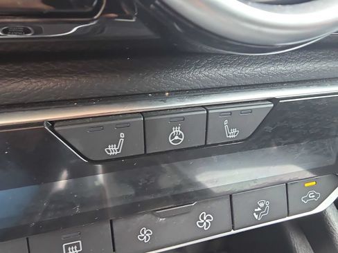 Used 2025 Nissan Sentra SV w/ All-Weather Package FWD image 17