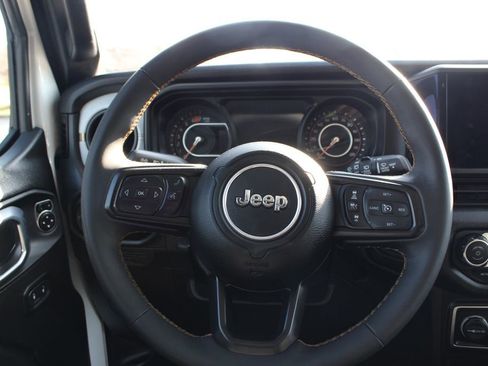 Used 2024 Jeep Wrangler Unlimited Sport AWD/4WD image 17
