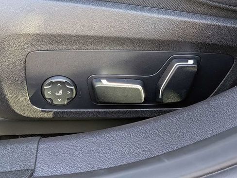 Used 2025 BMW 330i Sedan RWD image 18