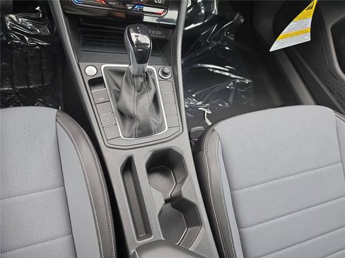 New 2026 Volkswagen Jetta SE FWD image 21