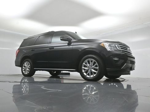 Certified 2021 Ford Expedition XLT RWD image 4