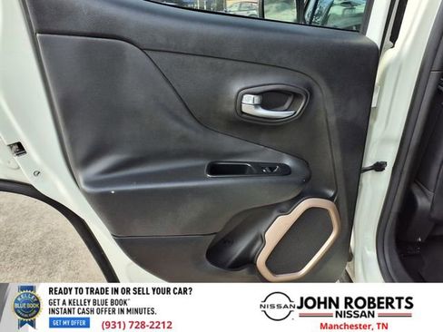 Used 2016 Jeep Renegade Limited image 10