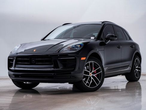 Certified 2025 Porsche Macan S w/ Premium Package Plus image 1