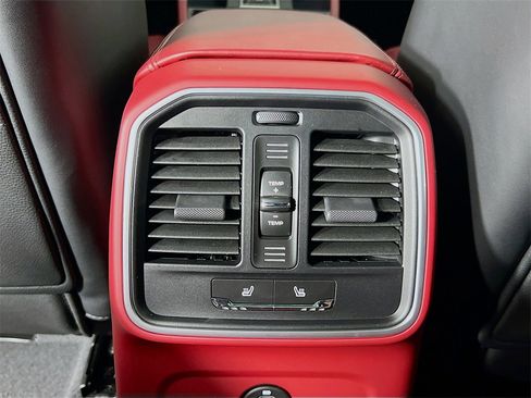 New 2026 Porsche Macan GTS image 27