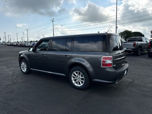 Used 2019 Ford Flex SE FWD image 3