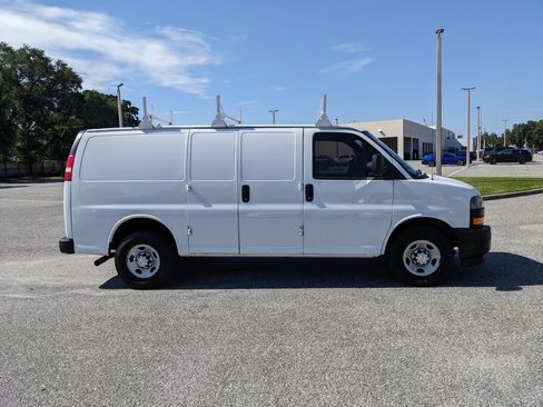 Used 2019 Chevrolet Express 2500 RWD image 9