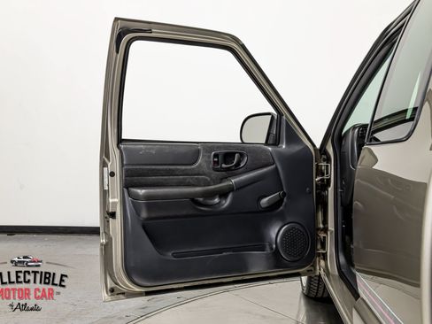 Used 2000 Chevrolet S10 Pickup LS w/ Preferred Equipment Group RWD image 68