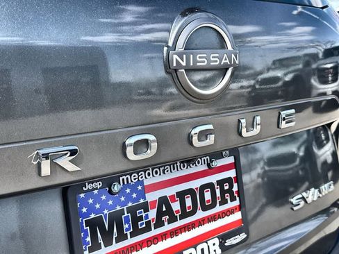 Used 2023 Nissan Rogue SV image 8