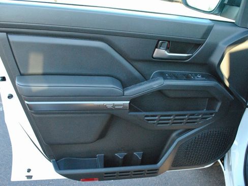 New 2025 Toyota Tacoma TRD Off-Road image 4