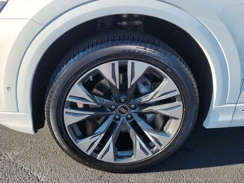 Used 2025 Audi Q8 Premium Plus w/ Premium Plus Package image 8