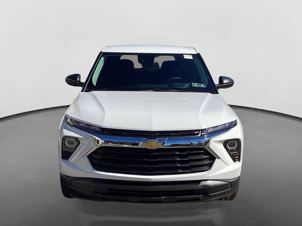 Used 2025 Chevrolet TrailBlazer LS w/ LS Convenience Package FWD image 2