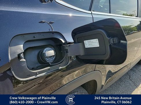 Certified 2023 Volkswagen Atlas Cross Sport SE w/ Panoramic Sunroof Package AWD/4WD image 32