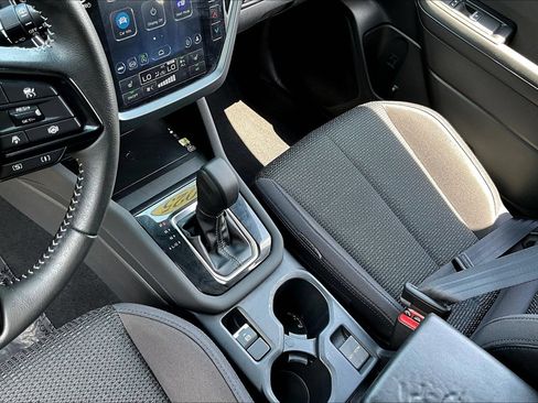 Used 2025 Subaru Forester Premium AWD/4WD image 21
