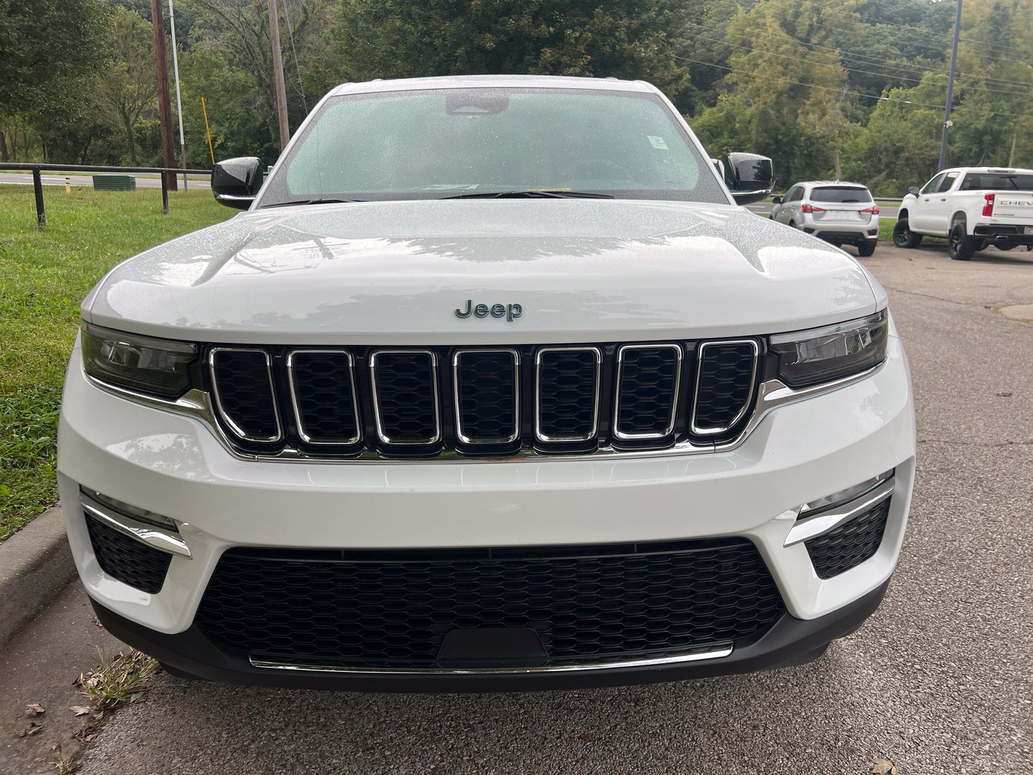 Used 2022 Jeep Grand Cherokee Limited 4xe AWD/4WD image 2