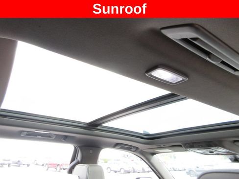 Used 2021 GMC Yukon Denali w/ Denali Premium Package AWD/4WD image 15