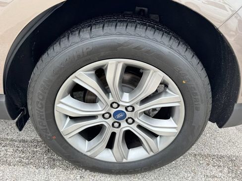 Used 2019 Ford Edge Titanium FWD image 7
