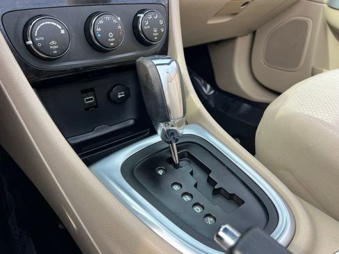 Used 2011 Chrysler 200 Touring image 35