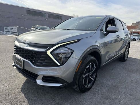 Used 2023 Kia Sportage LX image 7