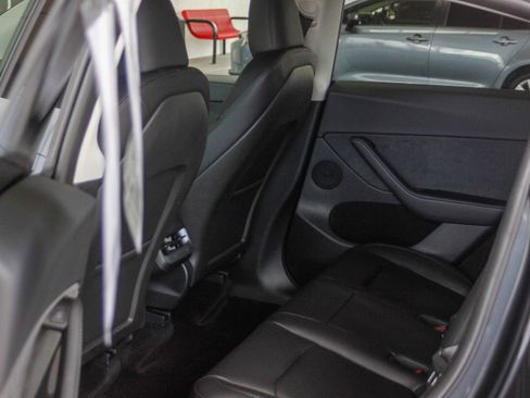 Used 2024 Tesla Model Y Performance image 17