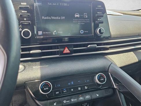 Used 2021 Hyundai Elantra SEL w/ Convenience Package FWD image 14
