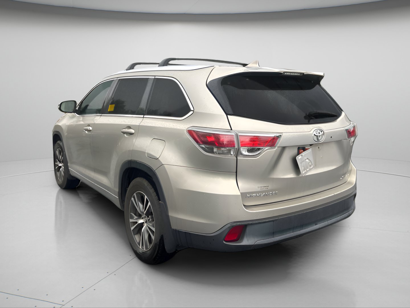 Used 2016 Toyota Highlander XLE AWD/4WD image 13