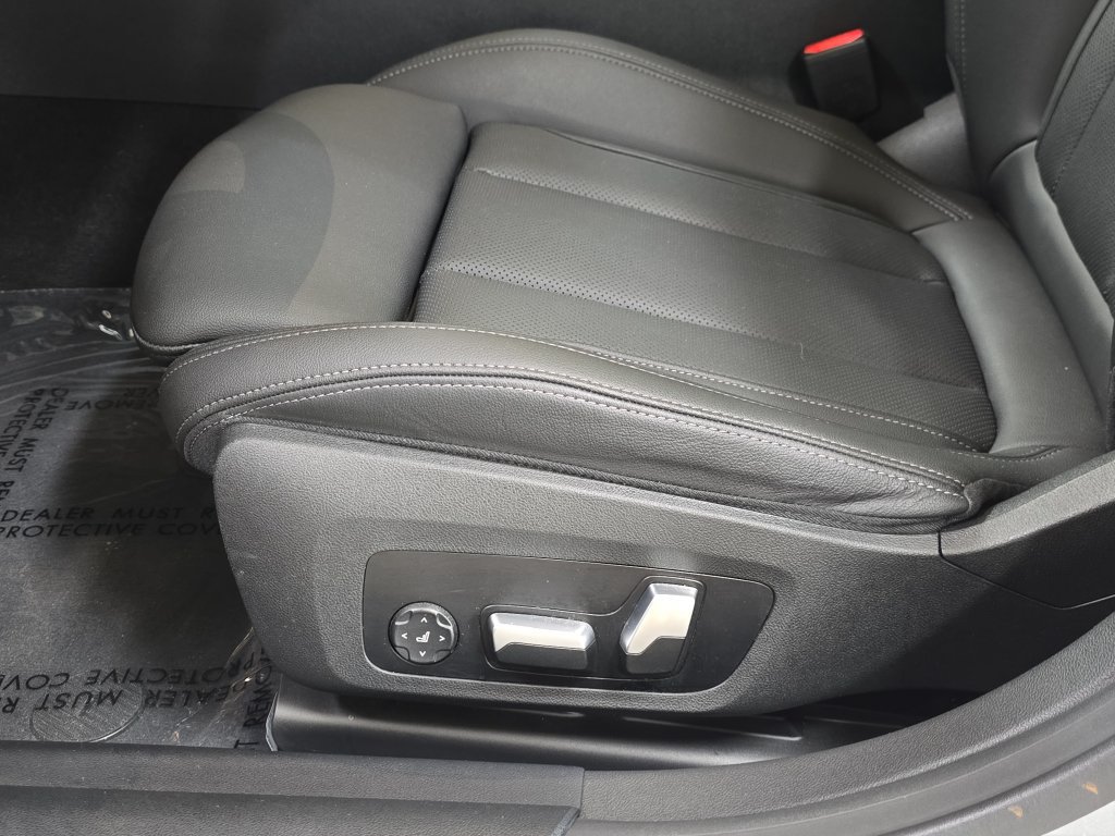 Used 2023 BMW i4 eDrive35 w/ Premium Package RWD image 28