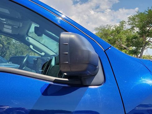 Used 2021 Nissan Titan SV w/ SV Convenience Package RWD image 8