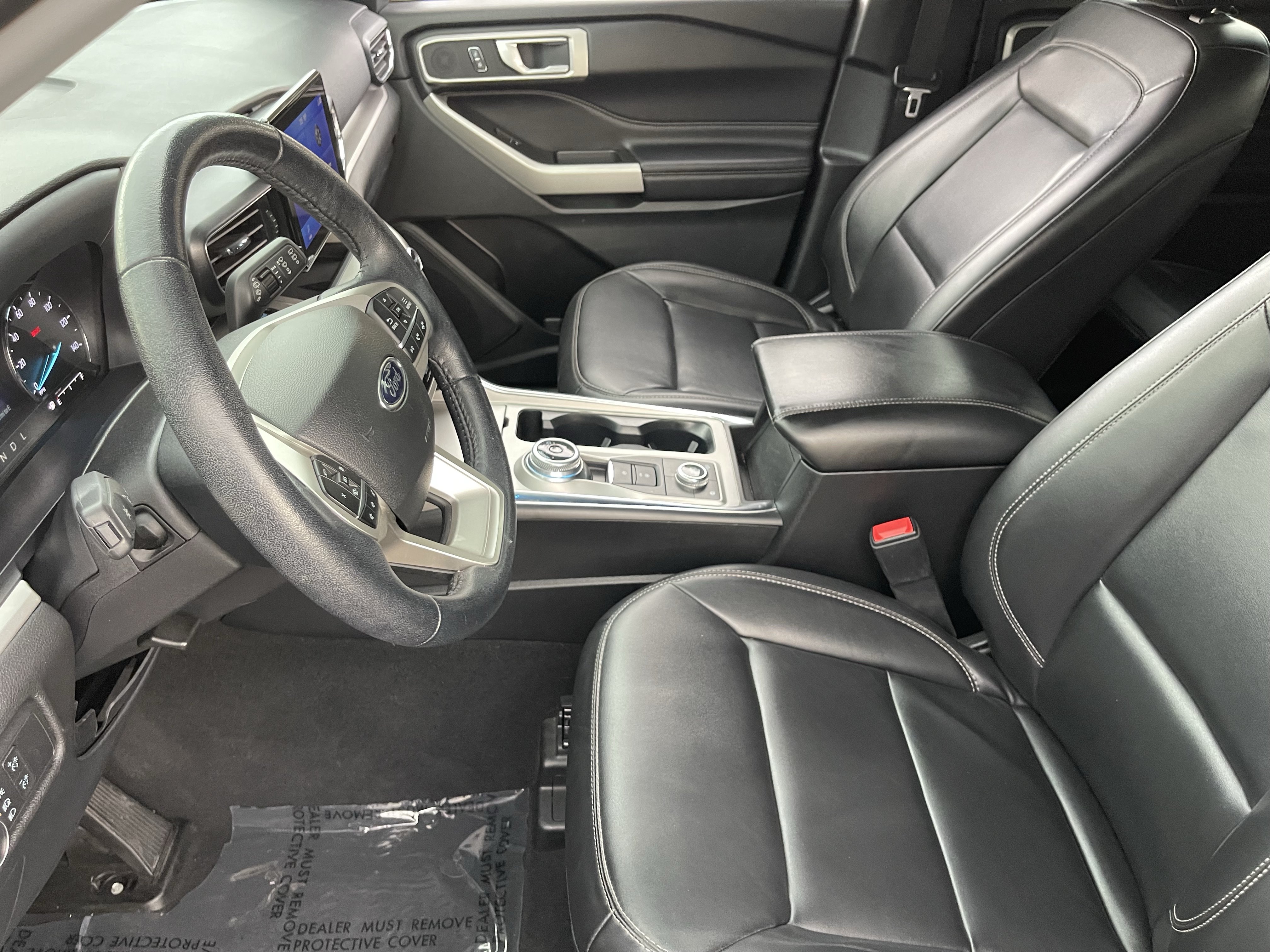 Used 2022 Ford Explorer XLT w/ Equipment Group 202A AWD/4WD image 19