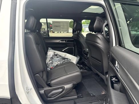 New 2026 Jeep Grand Wagoneer 4WD image 26