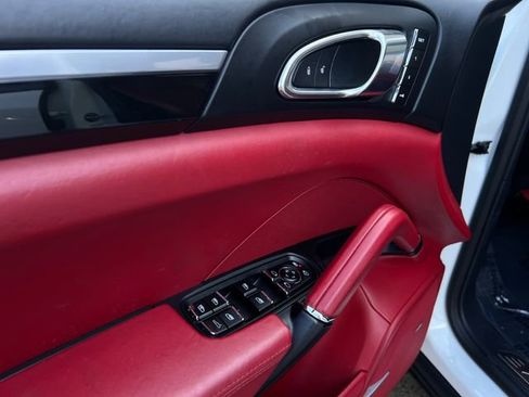 Used 2018 Porsche Cayenne Platinum Edition image 11