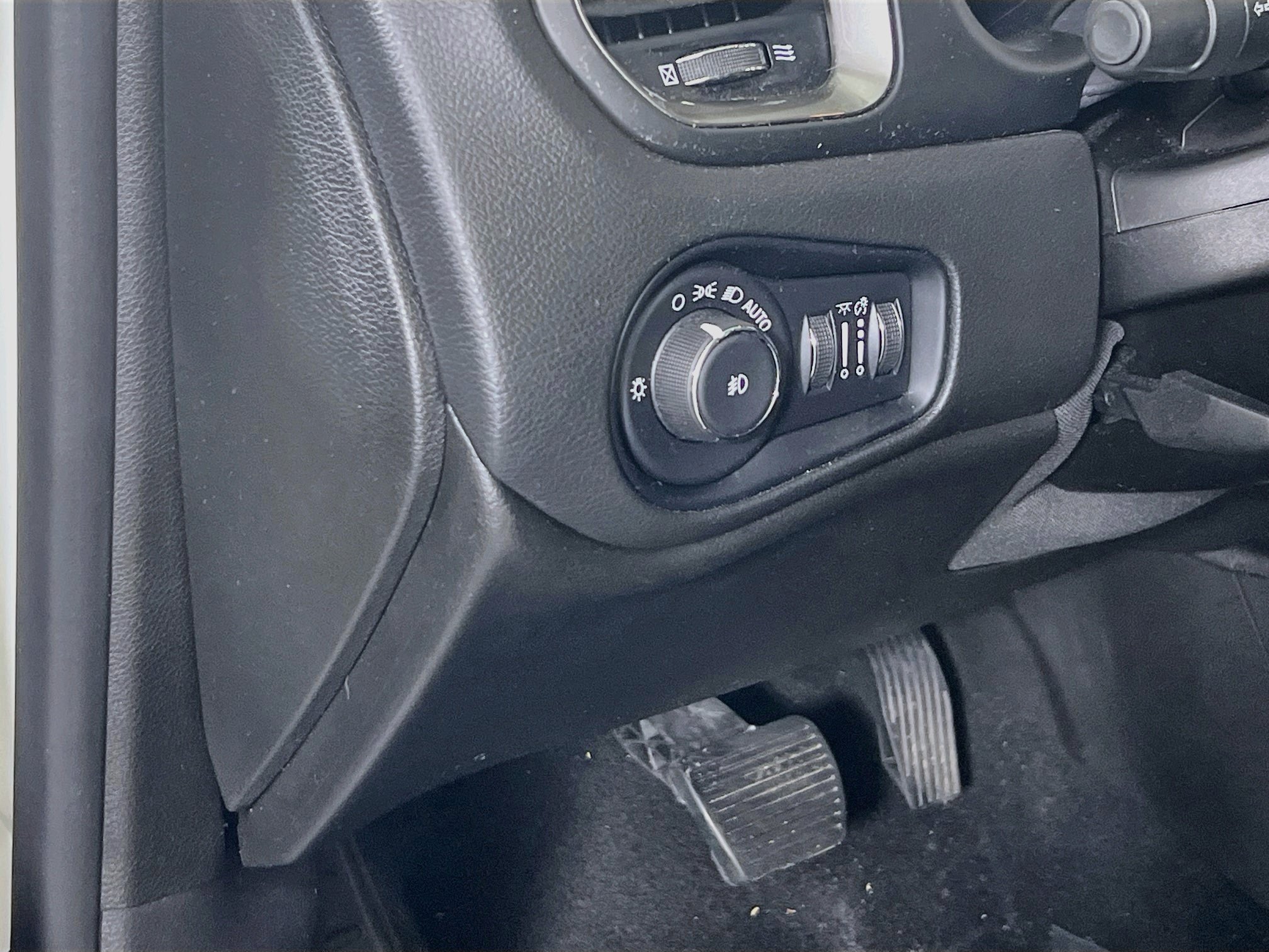 Used 2023 Jeep Renegade Limited AWD/4WD image 10