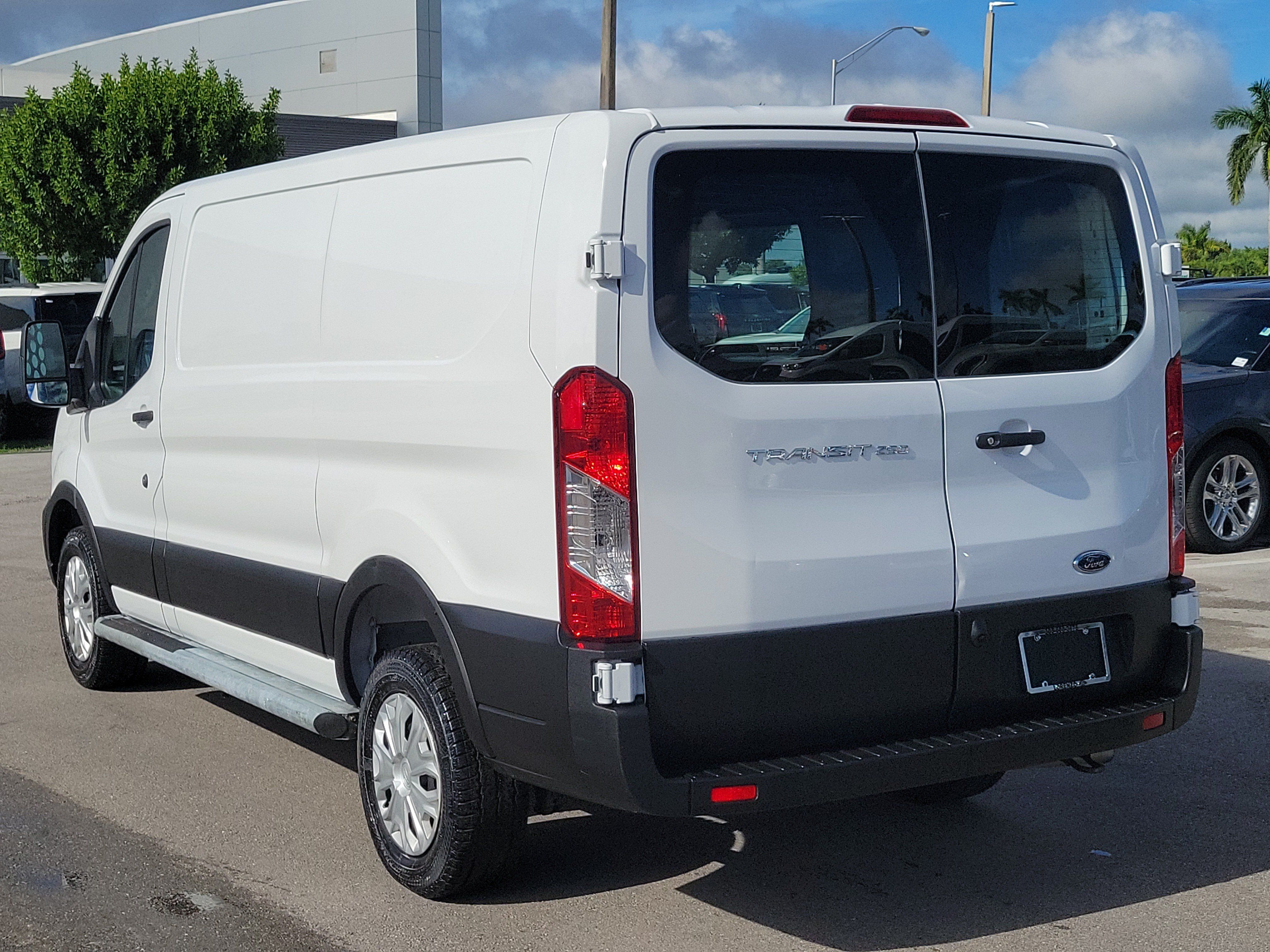 Used 2025 Ford Transit 250 Low Roof w/ Exterior Upgrade Package RWD image 7