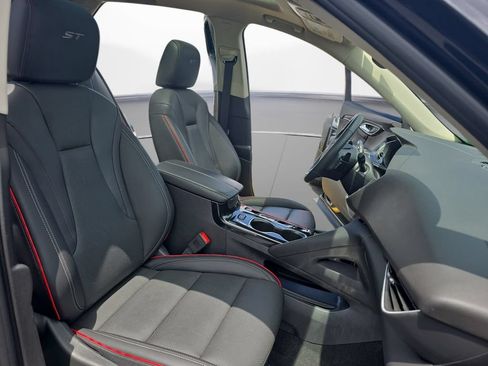 Used 2023 Buick Envision Essence w/ Technology Package I AWD/4WD image 10