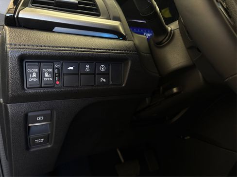 Used 2024 Honda Odyssey Touring image 19