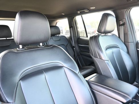 Used 2026 Jeep Grand Cherokee Limited AWD/4WD image 29