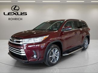 Used 2019 Toyota Highlander XLE AWD/4WD video 1